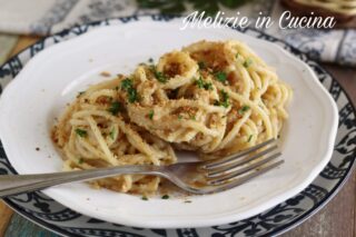 Pasta siciliana ca muddica atturrata